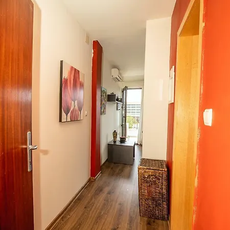 Pacific - 1bd. Apt W/ Terrace, 5mins To Beach