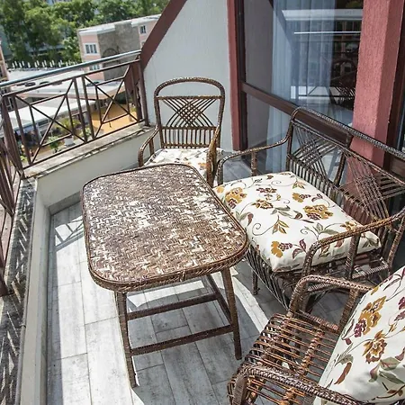 Pacific - 1bd. Apt W/ Terrace, 5mins To Beach